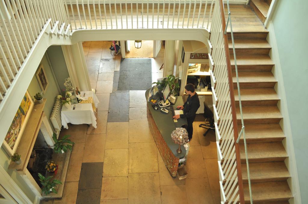 ルーズ Pelham House Bed & Breakfast エクステリア 写真
