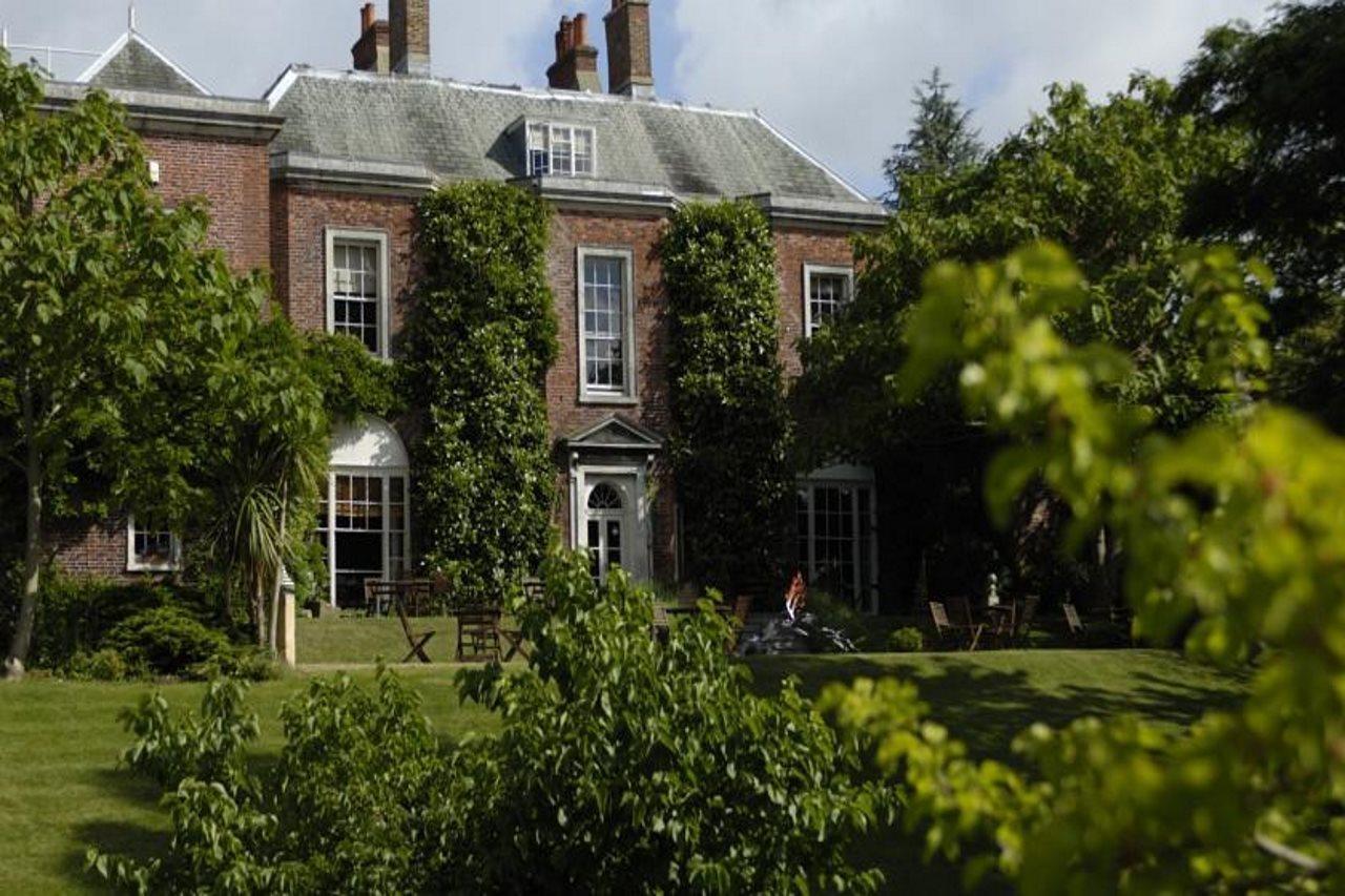 ルーズ Pelham House Bed & Breakfast エクステリア 写真